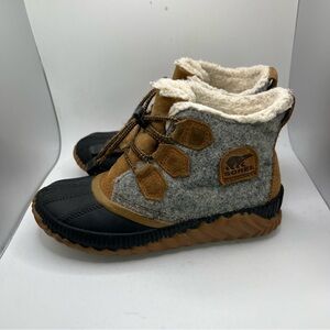 Kids Sorel Out N About Waterproof Boots Size 1